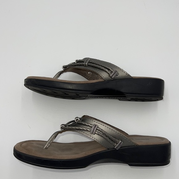 Minnetonka Silver Leather Silverbay Thong Mini Wedge Sandals Size 6 - Picture 6 of 8